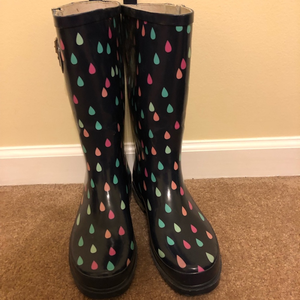 Rain boots size 8